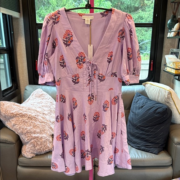 NWT House of Harlow 1960 Lavender Dress with Red Floral Detail size 6 - Picture 1 of 11